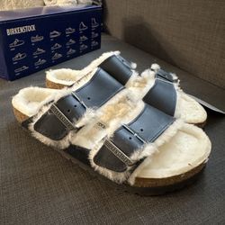Birkenstock Arizona Shearling - Navy - Women’s Size 6 or Men’s Size 4