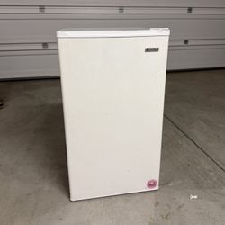 Kenmore Mini Fridge