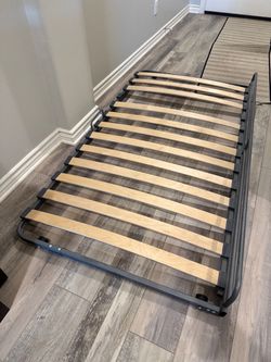 IKEA svarta twin pull out bed