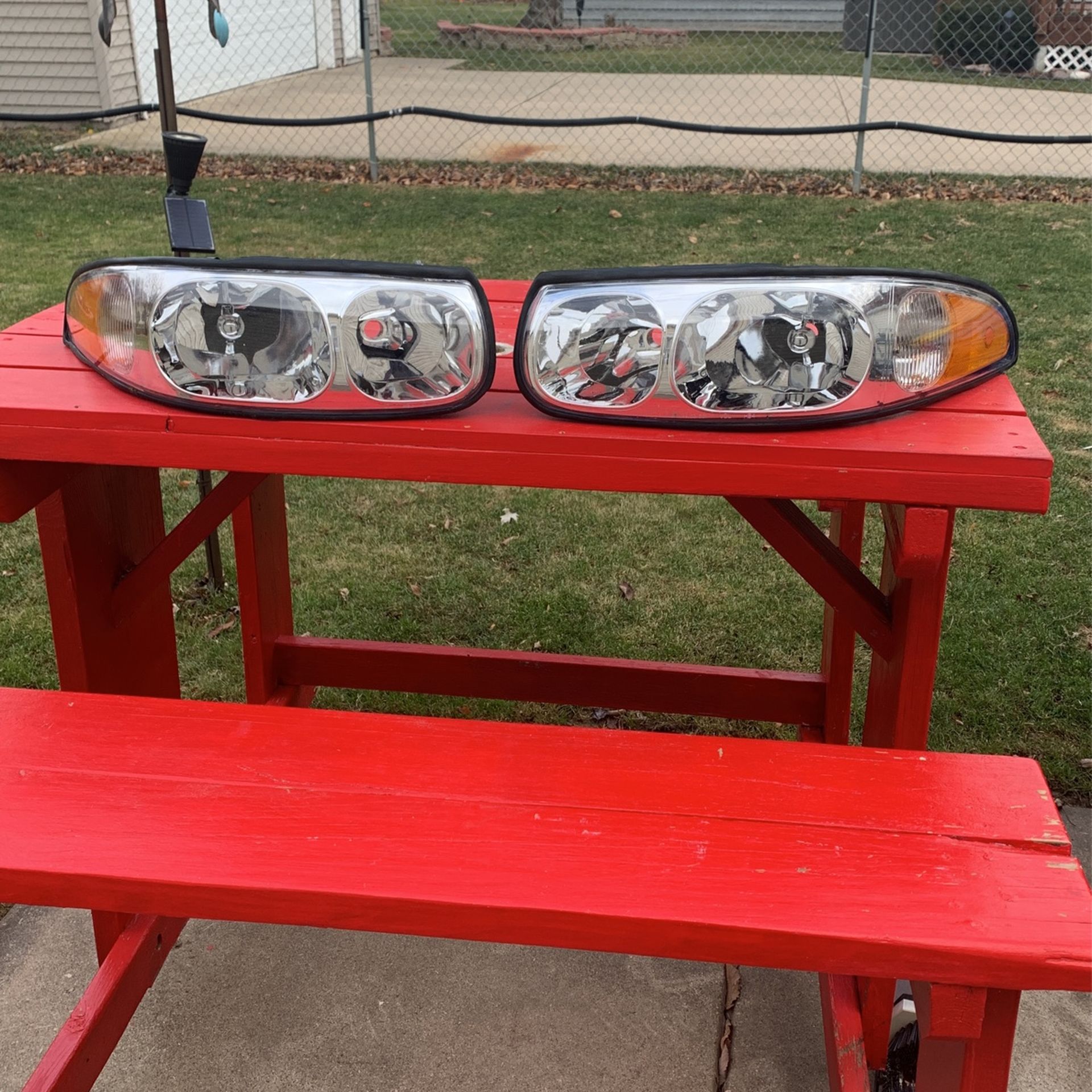 Headlights 2000 Thru 2005 Buick Lesabre One Set