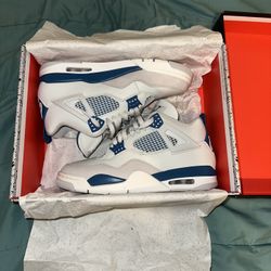 Jordan Retro 4 Military Blue