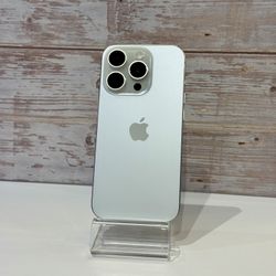 Apple iPhone 15 Pro 1TB Unlocked Liberado
