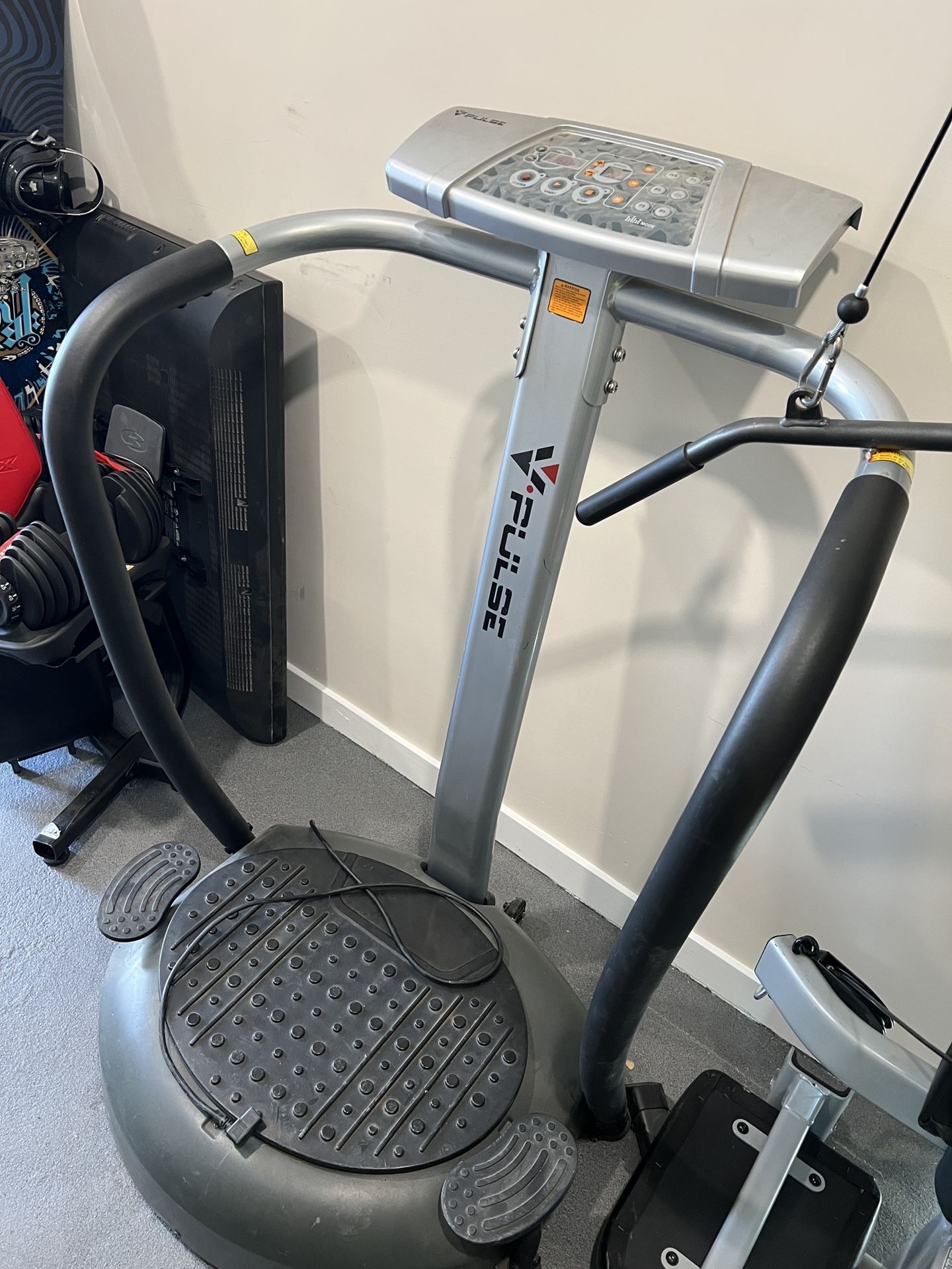 Gym Grade Shaker Vibration Table