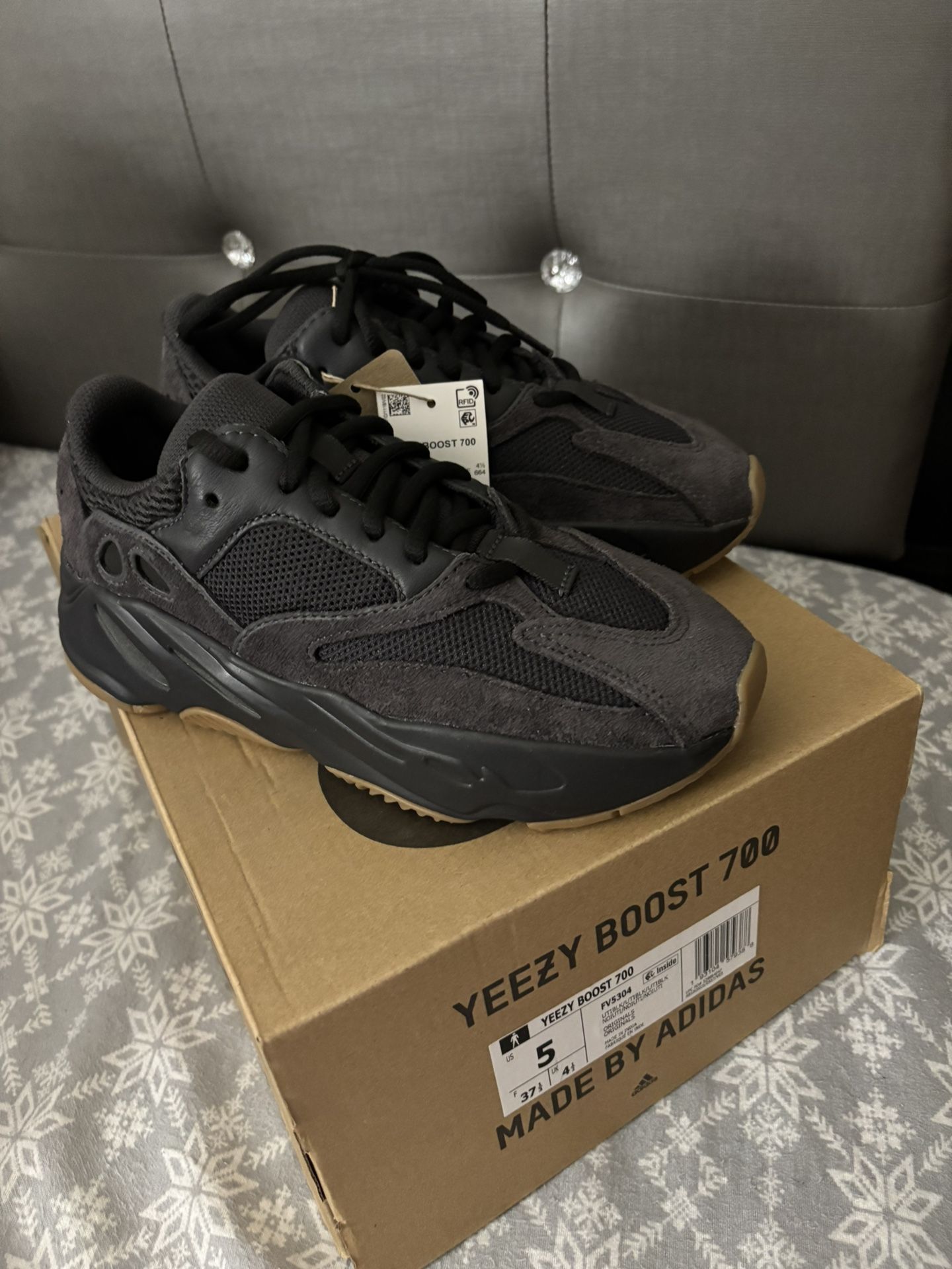 Yeezy Boost 700