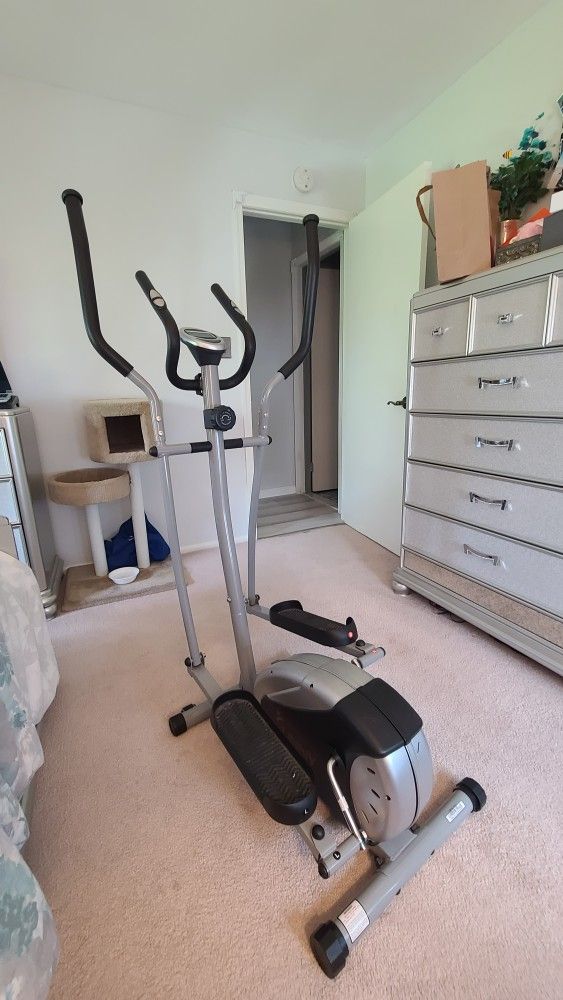 Sunny Health and Fitness Elliptical