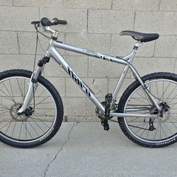 Haro VSeries Aluminium Bike  Disk brake,  27 speed, Road 26 and  Frame 22. It Fit For person tall 5' 5 to 6'5 in Exellent Condition ready to ride