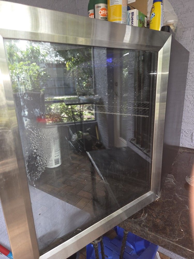 Mini Beverage Refrigerator