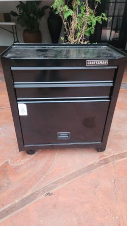 Craftsman rolling tool box