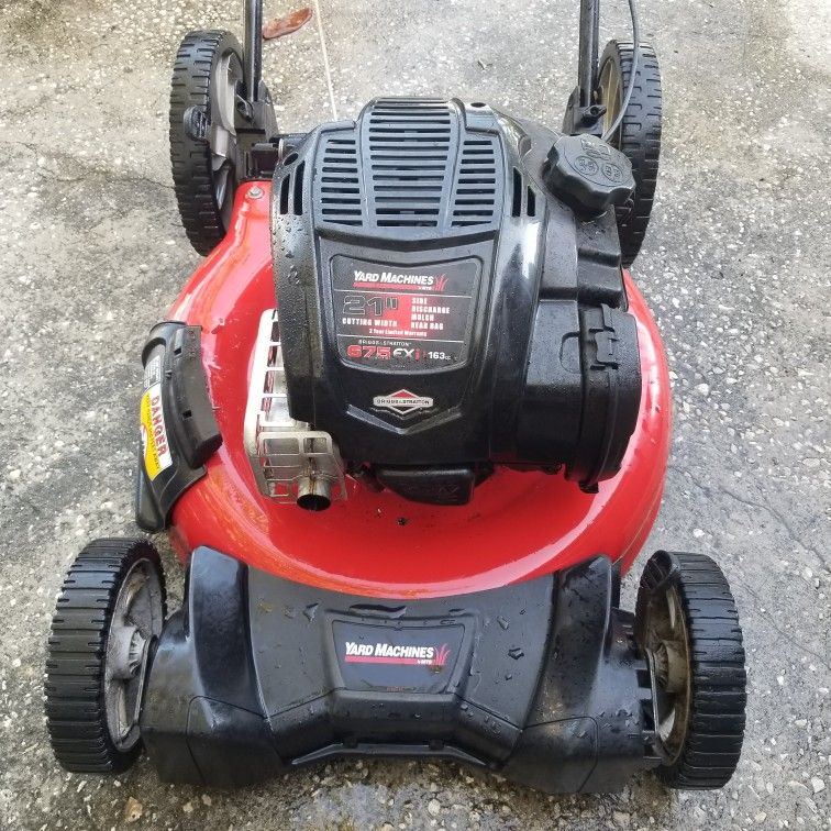 Yard machine Push Mower W Bag Runs great for Sale in Holiday, FL OfferUp