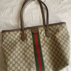 New and Used Gucci tote for Sale in Camden, NJ - OfferUp