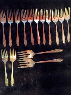Vintage Silverplate Flatware & Serving Collection | 100+ Pieces | Souvenir Spoons | $200 OBO