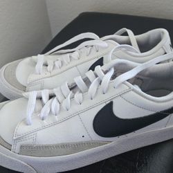 Nike Shoes Sz 7 Ish