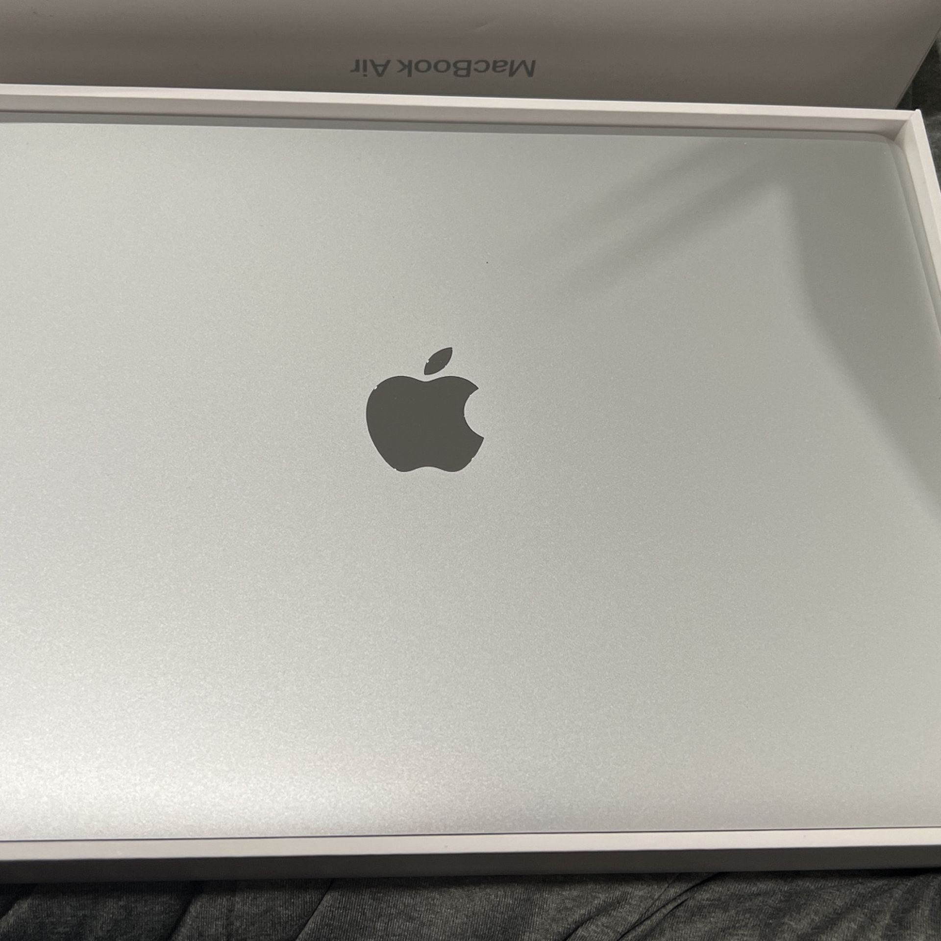 Laptop air For Sale 256 Gd Ssd Silver