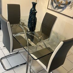 Dinning Set with chairs