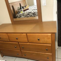 7 Drawer Dresser w Mirror