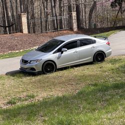 Honda Civic  2015  137,00   Milles Title rebuilt 
