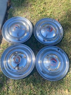 1947 and 1948 Chevy Accessory Full Dish Hub Caps