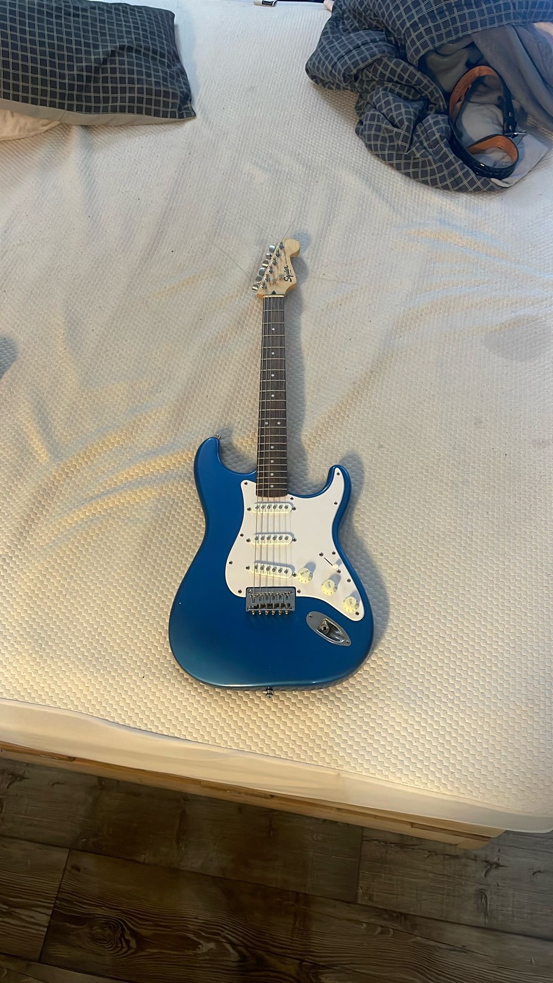 Fender Squier Stratocaster Electric Guitar
