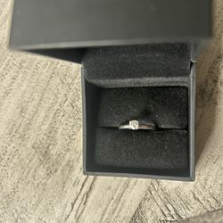 Stunning Certified Solitary diamond wedding ring,