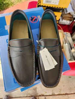 DRESS SHOES