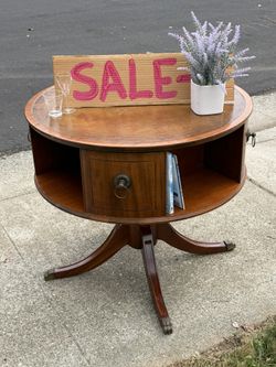 Biblioteca/Library Table