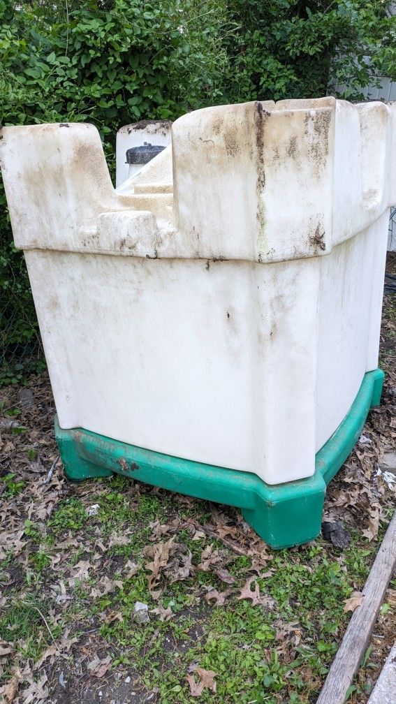 250 Gallon Trailer Tank