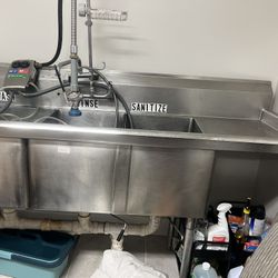 7’ 3 compartment sink with power suds machine, professional spring pull down faucet 2 drain boards