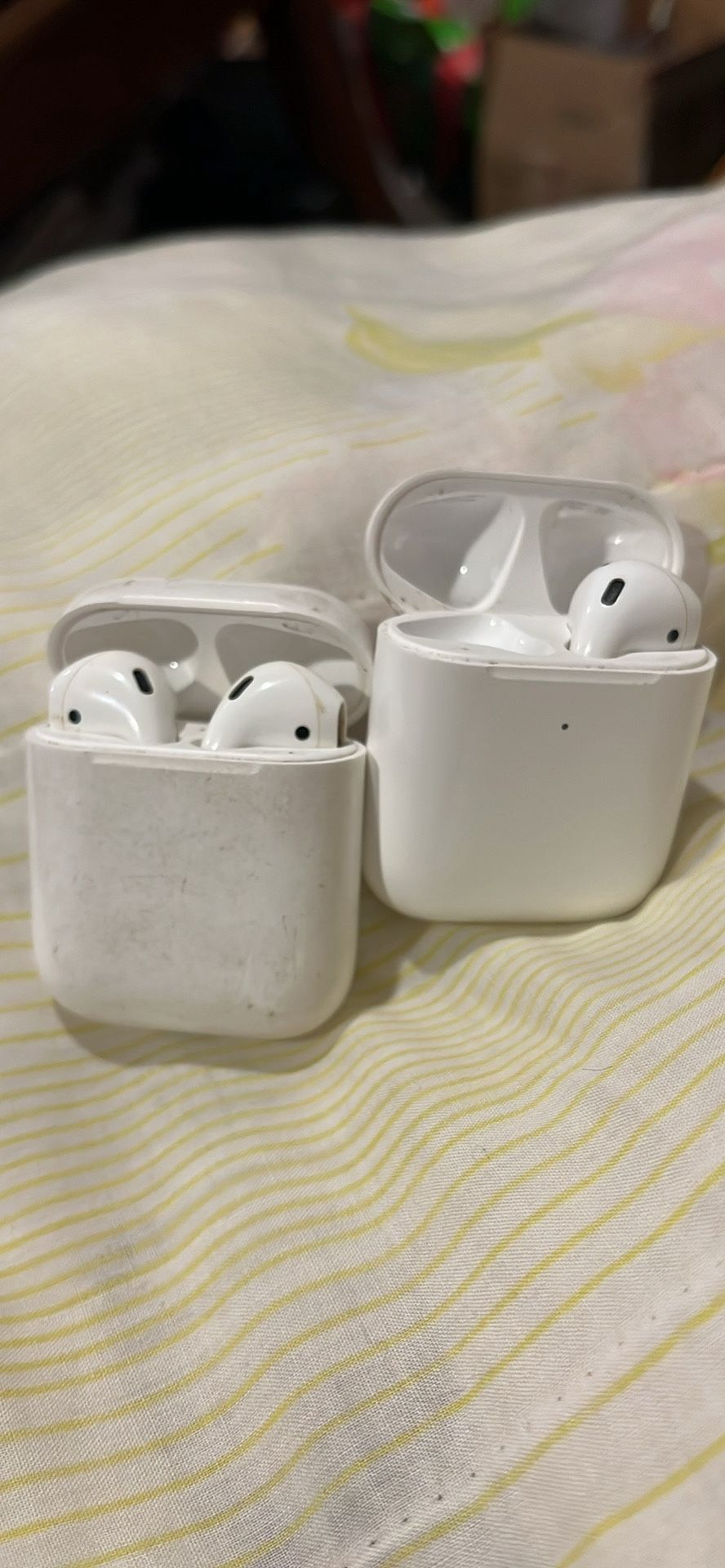 AirPods (AS-is/parts) 1st And 2nd Generation