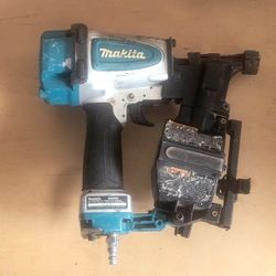 🔨 Makita AN454 1-3/4" Coil Roofing Nailer – Used, Great Condition