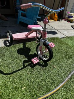 Radio flyer pink tricycle