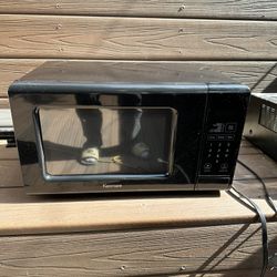 Kenmore Countertop Microwave, 0.7 cu. ft, Black