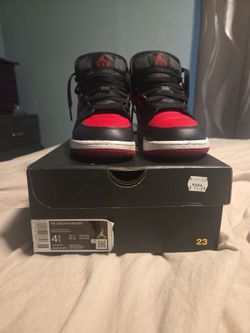 4 1/2 Y Air Jordan's