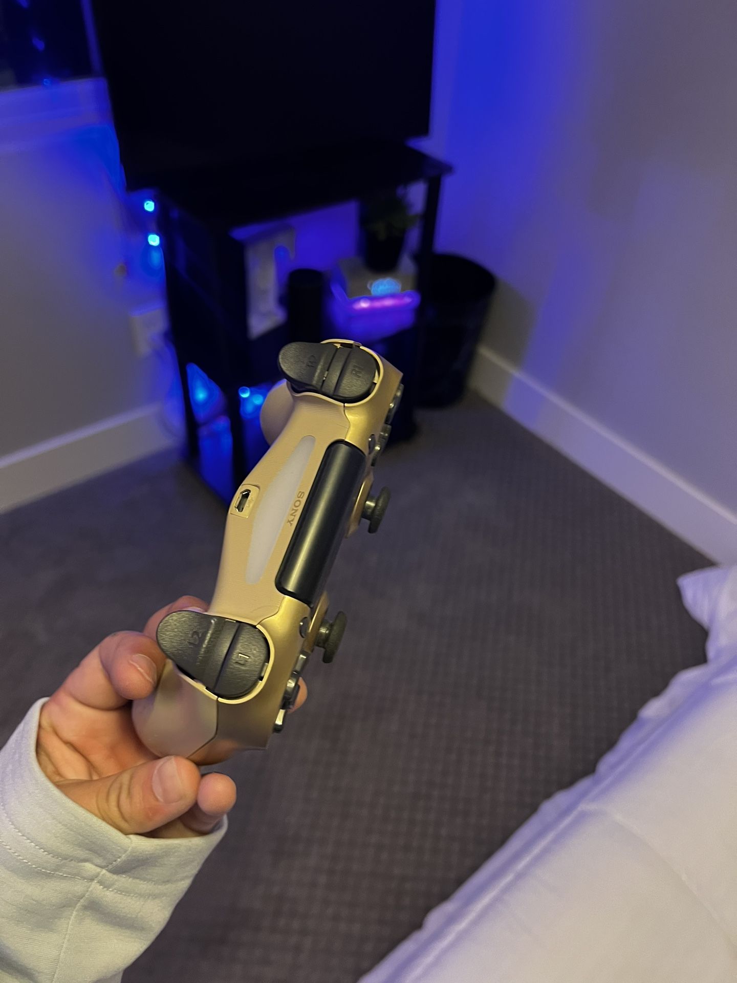 GOLD PS4 controller 