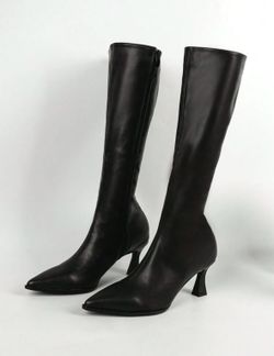 NEW BOOTS STILL IN BOX 