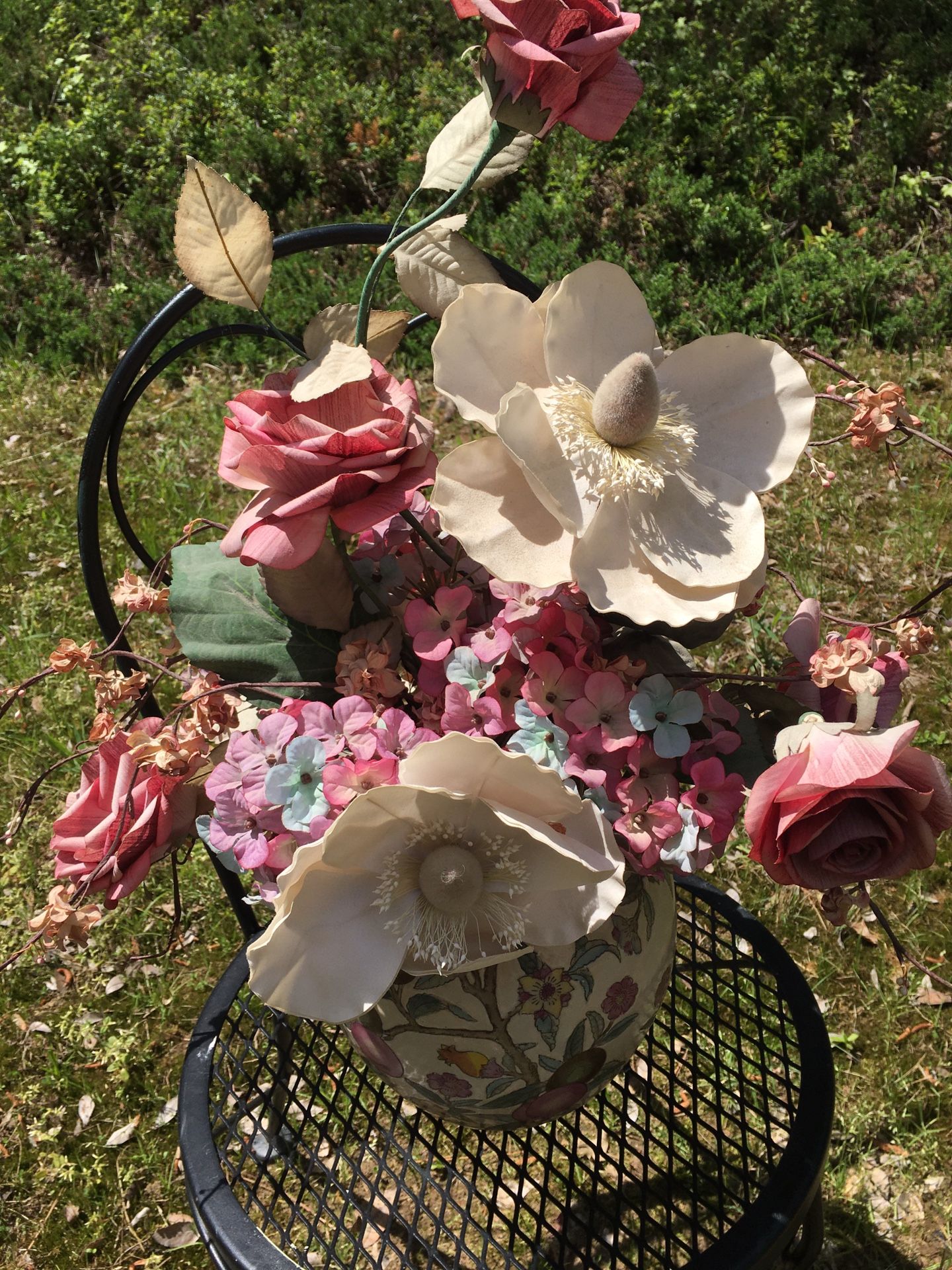 Flower Arrangement. Dramatic. Large