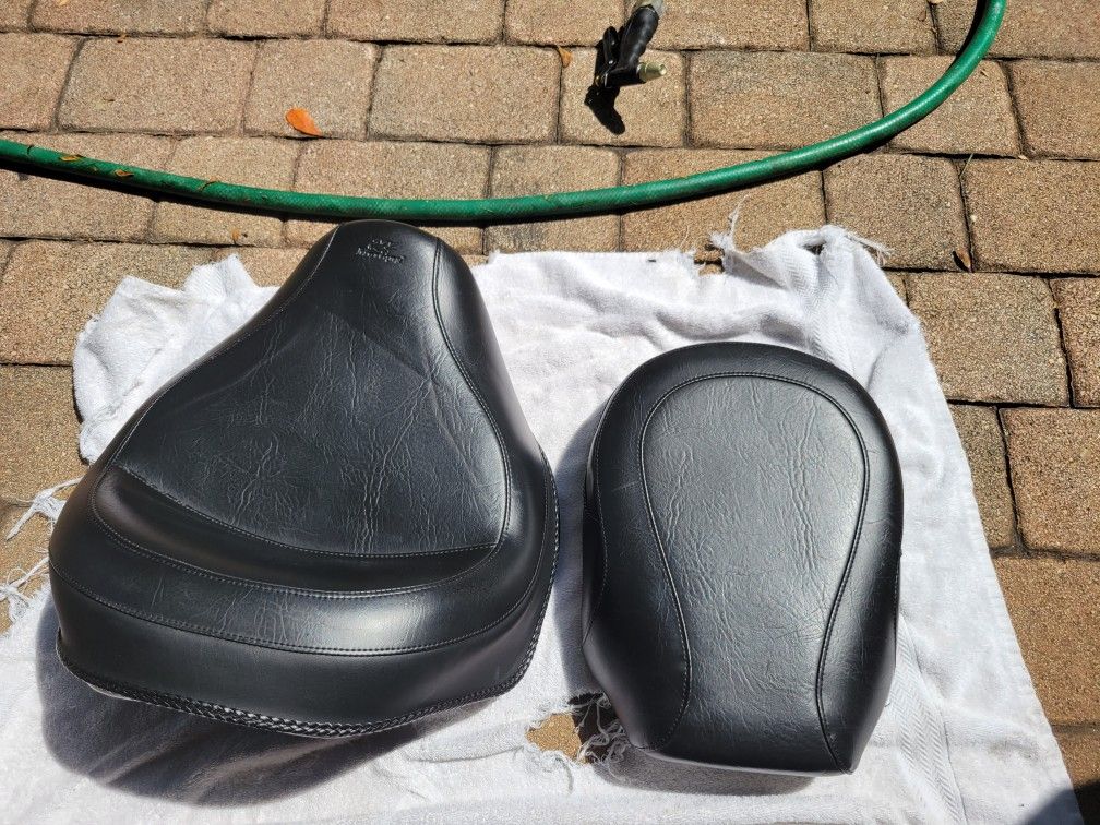 Yamaha Raider Seat ( Mustang Seat)