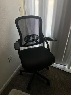 OFFICE CHAIR