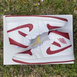 Wmns Air Jordan 1 Mid