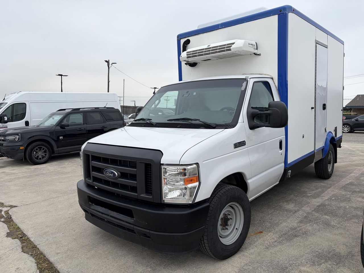 2023 Ford E-350 Cutaway