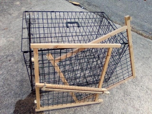 Medium Dog Cage +Gate 20.00