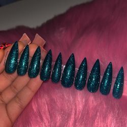 Medium Size Stiletto Press Ons 