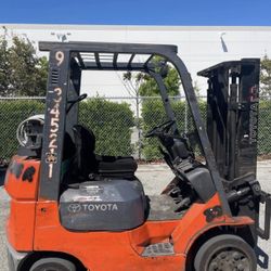 Forklift Toyota 5000 Lb