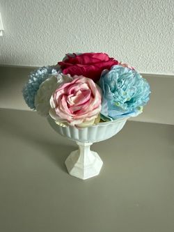 Blue, Pink and white flower centerpieces