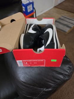 Women's sneakers