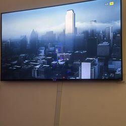 70 Inc TCL TV 