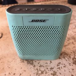 BOSE Small Rechargeable Speaker 