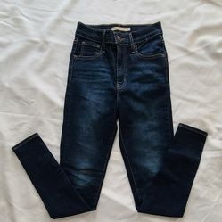 Levis Highwaisted Jeans 