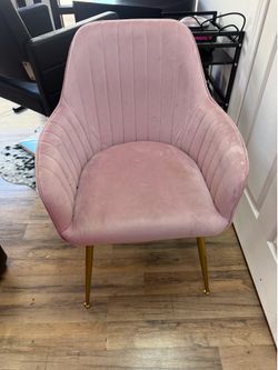 Blush Pink Velvet Accent Chair – $40