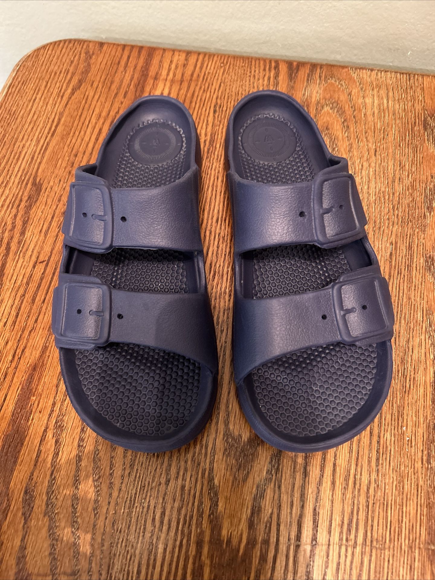 Totes Sandals - Women’s Size 8