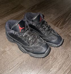 Jordan 11 Low ‘Referee’  GS Size 3.5Y